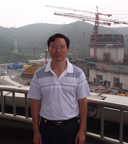 “伟德国际1946十佳教师”之黄德忠老师