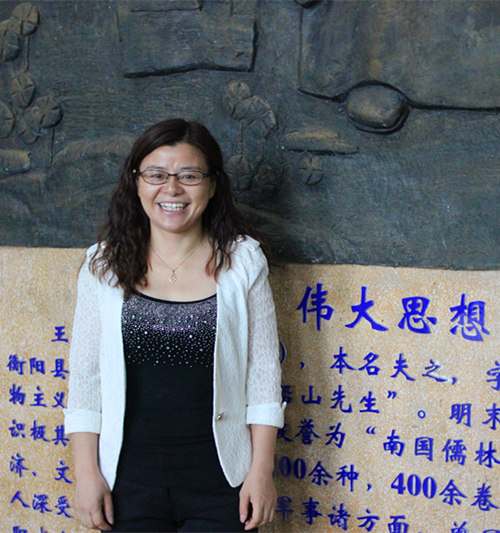 伟德国际1946十佳教师之肖石英老师